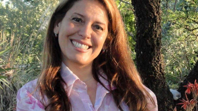 El valor de jugarse por una pasión. Viviana Rivero dejó la abogacía para dedicarse de lleno a la escritura. Para ella el mejor regalo que le dio este oficio fueron las relaciones. Me permitió acercarme a personas que de otro modo no hubiera conocido. Ter