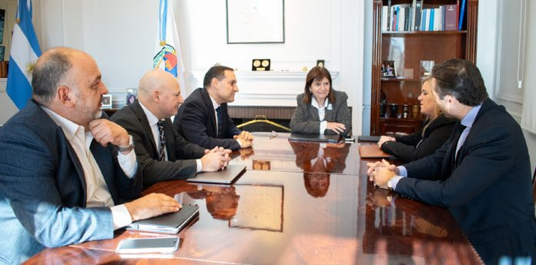 La reunión con la ministra de Seguridad de la Nación Patricia Bullrich. La reunión con la ministra de Seguridad de la Nación Patricia Bullrich.