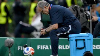 En medio de las críticas y las polémicas, el jugador uruguayo que salió a respaldar a Bielsa. En medio de las críticas y las polémicas, el jugador uruguayo que salió a respaldar a Bielsa.