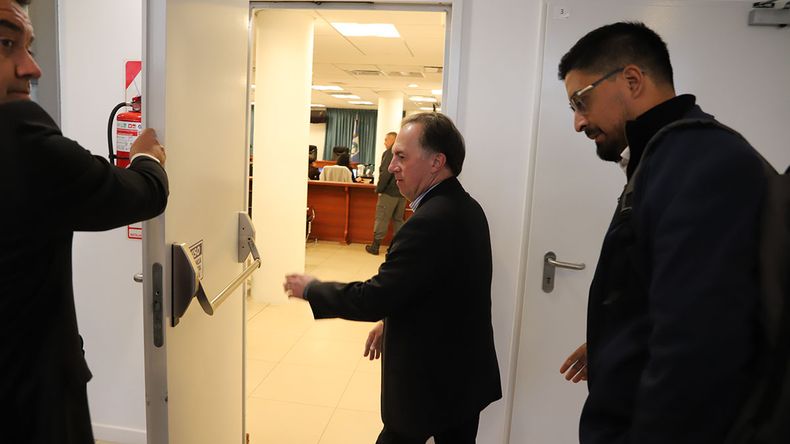 Luis Bertolini presentó su renuncia como intendente de Plottier: denunció una maniobra judicial y política