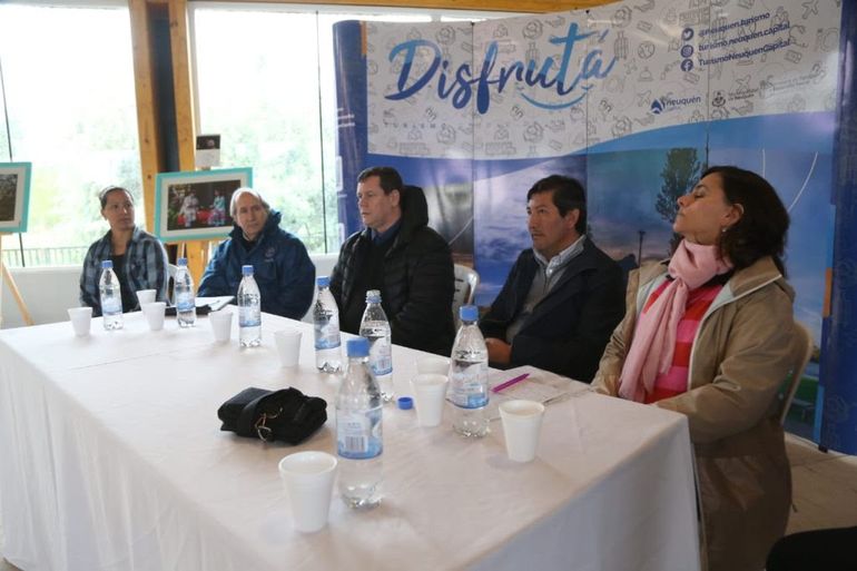 La temporada de pesca se presentó en la ciudad de Neuquén.