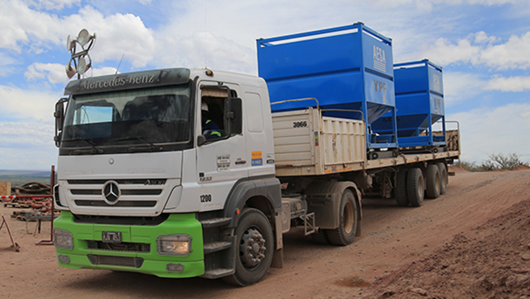 Paro total de camioneros de Vaca Muerta: sigue el conflicto con NRG y denuncian falta de pagos