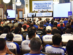 El sindicato y las cámaras de las empresas cerealeras firmaron una nueva paritaria con un aumento de 25%. El sindicato y las cámaras de las empresas cerealeras firmaron una nueva paritaria con un aumento de 25%.