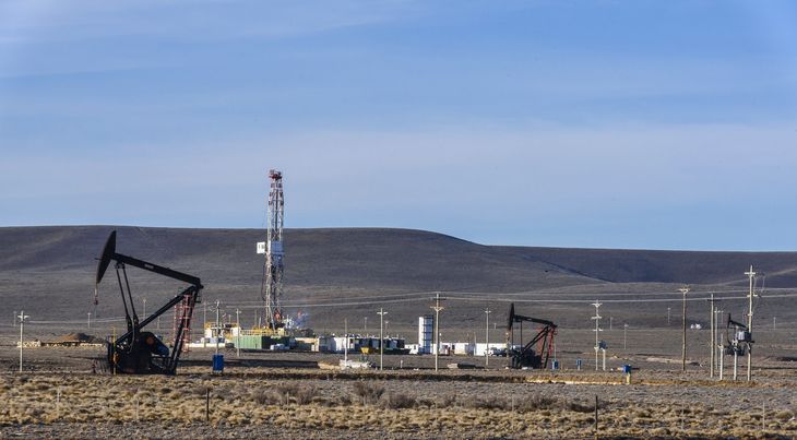 Un pozo en Cerro Dragón, uno de los históricos yacimientos más productivo de petróleo convencional en Argentina. Un pozo en Cerro Dragón, uno de los históricos yacimientos más productivo de petróleo convencional en Argentina.