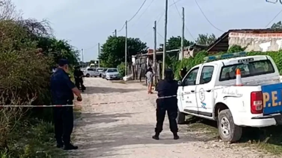 Brutal asesinato de un hombre a balazos: no lo pueden identificar
