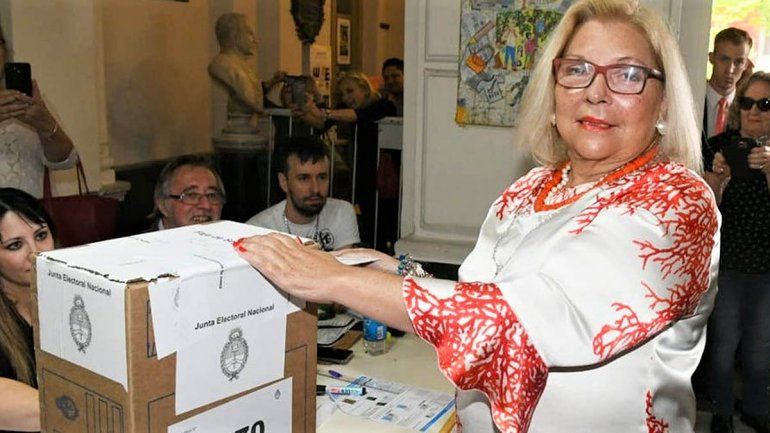 El curioso mensaje de Carrió tras el cierre de urnas