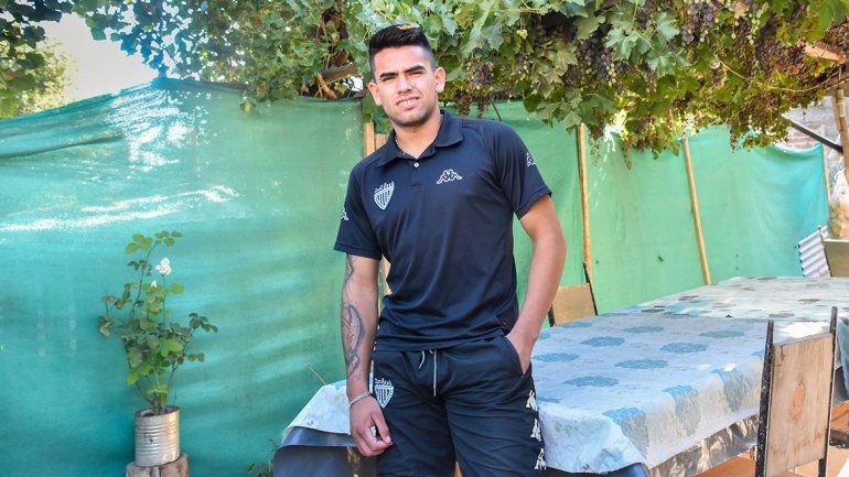 Elvis Hernández, a prueba en la Primera de Chile