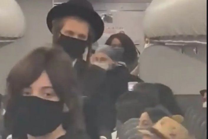 Covid-19: cancelaron un vuelo porque un bebé no usaba barbijo