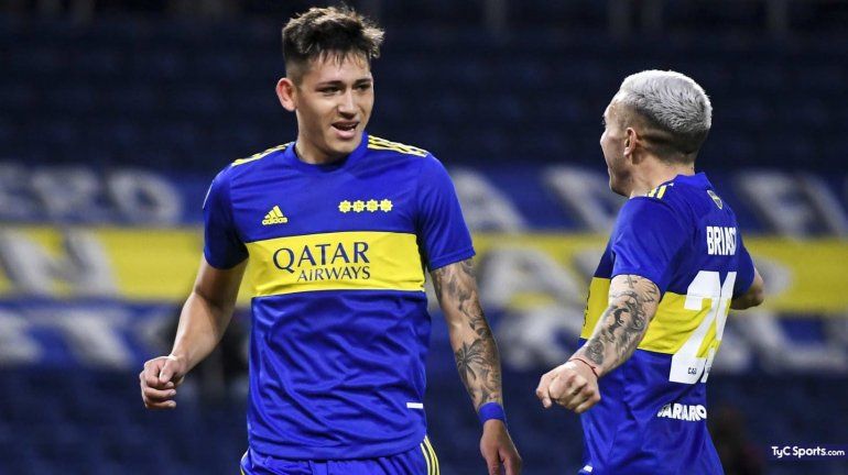 Los pibes rescataron al Boca de Battaglia, que debutó con triunfo