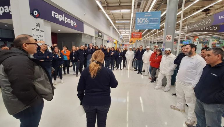 Los despidos en Chango Más se suman a otros tantos que generan preocupación. Los despidos en Chango Más se suman a otros tantos que generan preocupación.