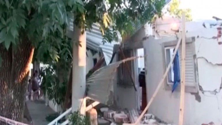 La casa del jubilado quedó partida en dos.