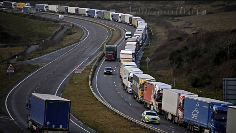 La UE insta a levantar las prohibiciones de viajar al Reino Unido