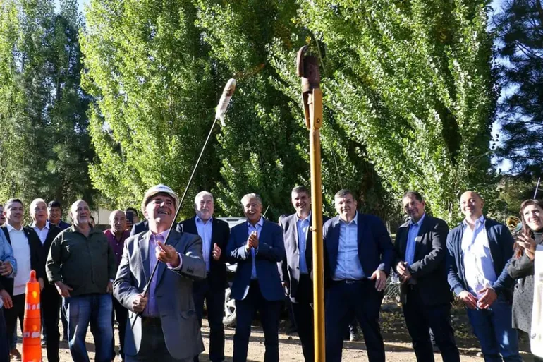 Aniversario de Villa del Nahueve: inauguraron la obra de gas para 250 familias