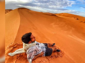 dejo la carrera para cumplir su sueno de viajar por el mundo y hoy lleva 80 paises recorridos dejo la carrera para cumplir su sueno de viajar por el mundo y hoy lleva 80 paises recorridos