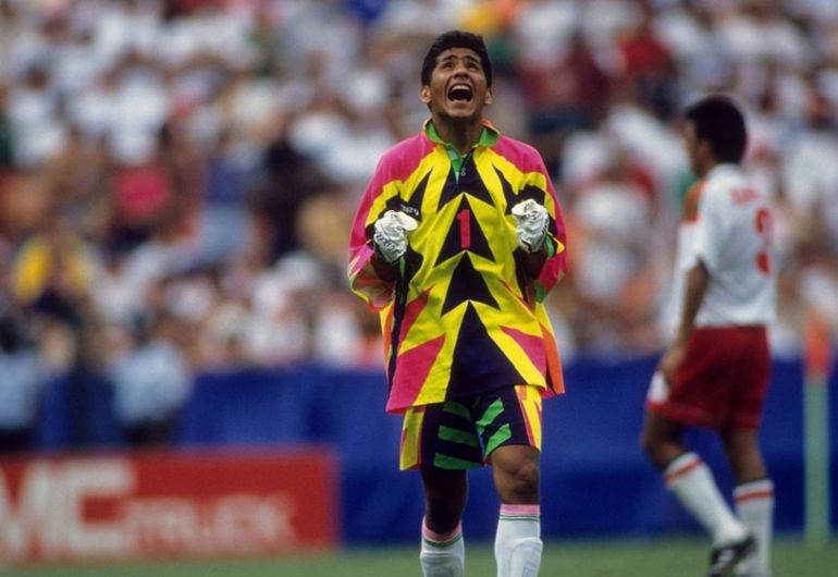 Tendencia marcó con su modelo psicodélico el arquero mexicano Jorge Campos en el Mundial '94.