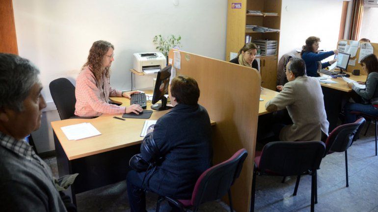 Vecinos de tres barrios presentaron su reclamo en la Defensoría del Pueblo.&nbsp;