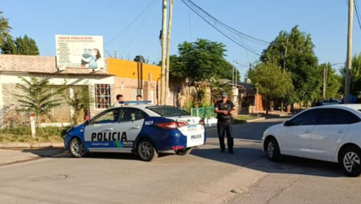 El hombre fue encontrado sin vida en calle Novella y Necochea este miércoles por la mañana