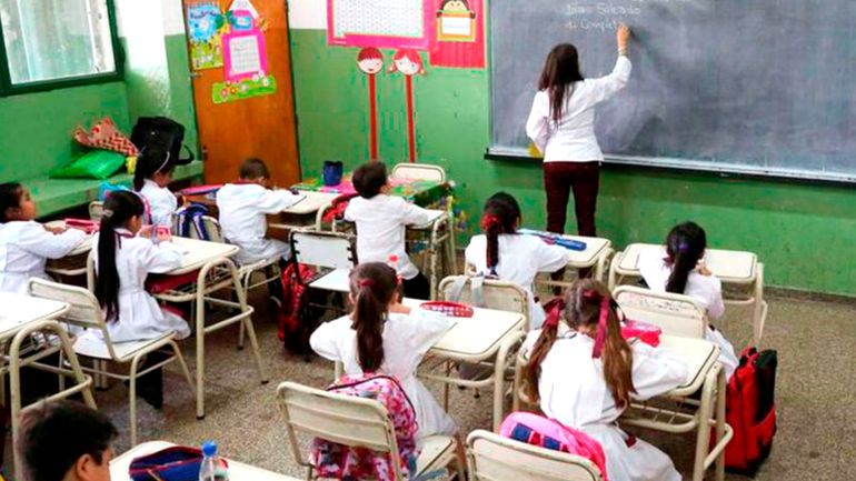 En Argentina 3 de cada 10 docentes de primaria trabajan en dos o más  escuelas