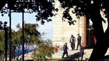 femicidio en bariloche: mato a su ex de un disparo en la cabeza en pleno centro femicidio en bariloche: mato a su ex de un disparo en la cabeza en pleno centro