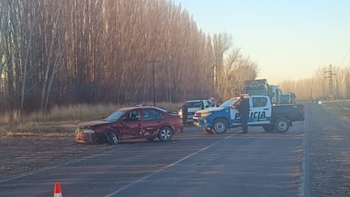 Uno de los vehículos siniestrados en la Ruta 7, cerca de San Patricio del Chañar / Foto Gentileza Uno de los vehículos siniestrados en la Ruta 7, cerca de San Patricio del Chañar / Foto Gentileza