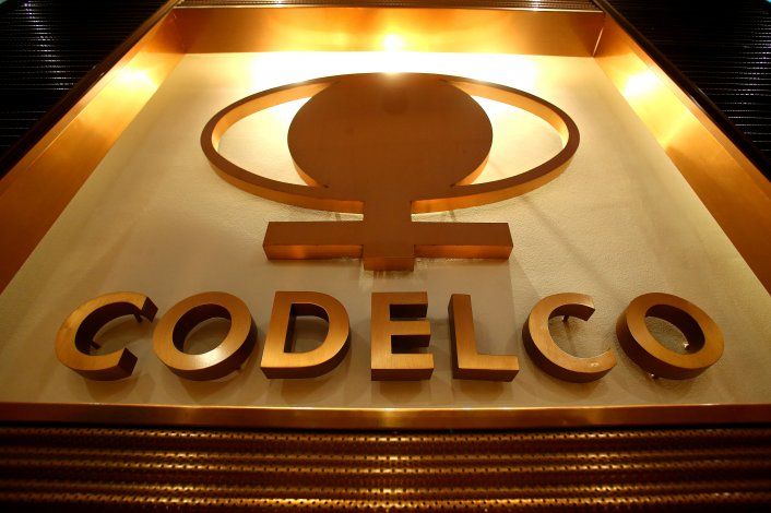 Foto de archivo. El logo de Codelco, en su sede en el centro de Santiago, Chile. 29 de marzo 2018. REUTERS/Ivan Alvarado.