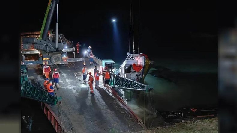 La embarcación fue localizada a unos 48 kilómetros al sur de Yerápetra, Grecia, en medio de un fuerte oleaje que dificultó las tareas de rescate. | LM Neuquen La embarcación fue localizada a unos 48 kilómetros al sur de Yerápetra, Grecia, en medio de un fuerte oleaje que dificultó las tareas de rescate.