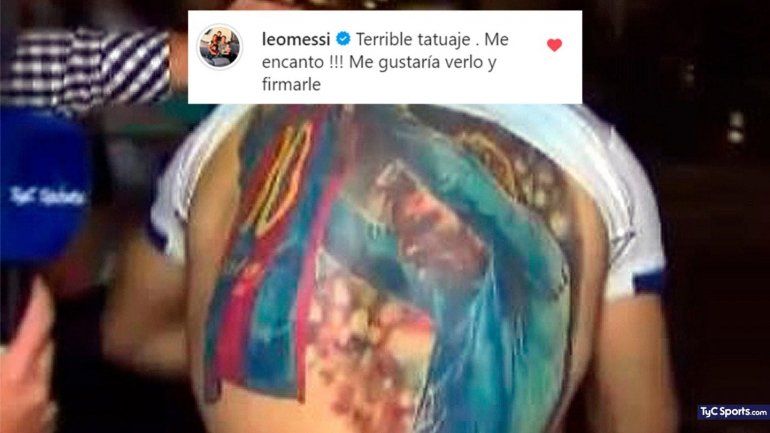 ¡Crack! Messi le quiere firmar el tatuaje al brasileño que lo admira