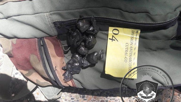 Vendían bagullos de marihuana en una plaza céntrica