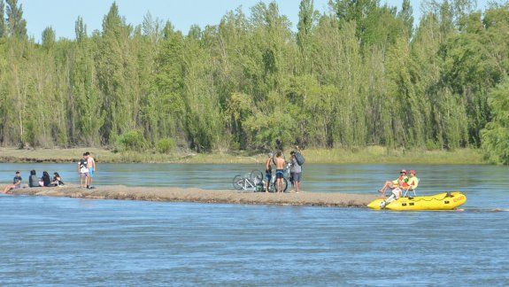 El gomón marca el lugar de mayor riesgo que tiene el río. Hay un pozón y un remolino.
