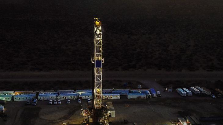 Pluspetrol logró alcanzar producción temprana en su primer PAD en Bajo del Choique.