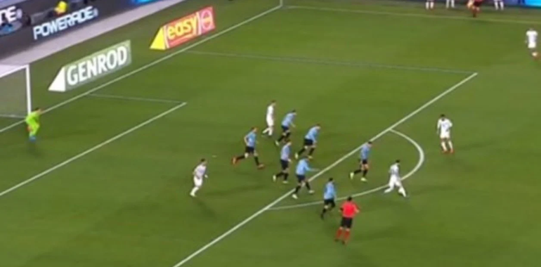 Ni así lo pudieron parar: la imagen de Messi que recorre el mundo