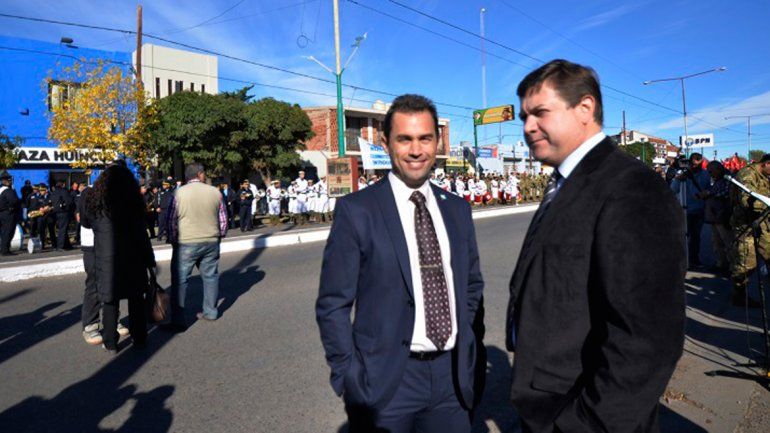 El concejal Gustavo Iril junto a su par Fernando Doroschenco.