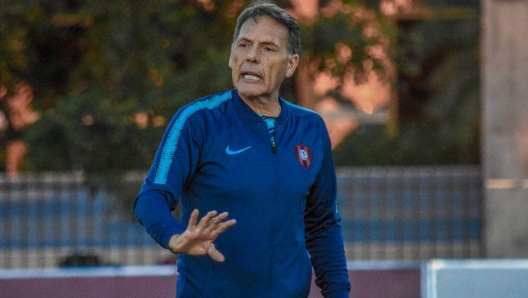 Ameal, Pergolini y Román asumen y anunciarían al DT