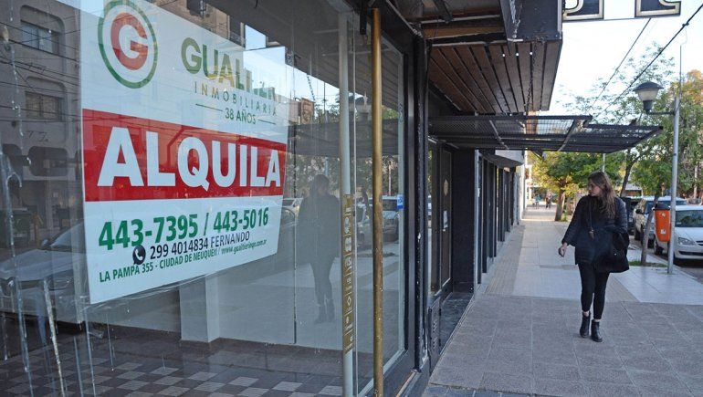 Por la caída del consumo, hay 300 locales comerciales vacíos