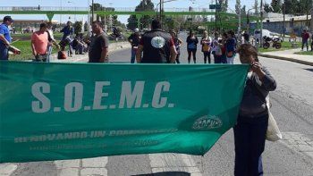 centenario: municipales bloquearon por horas la ruta 7 centenario: municipales bloquearon por horas la ruta 7