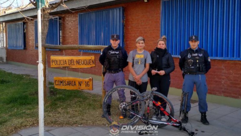 Lo investigan por robar una bicicleta de una escuela