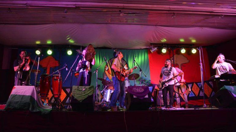 La banda mapuche que abrirá los shows de Roger Waters en Argentina