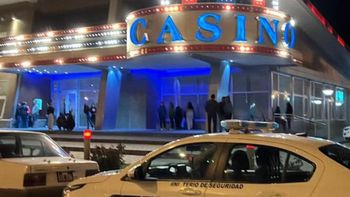 El casino de la ciudad de Esquel fue clausurado en las últimas horas por personal del área de Inspección Municipal. El casino de la ciudad de Esquel fue clausurado en las últimas horas por personal del área de Inspección Municipal.