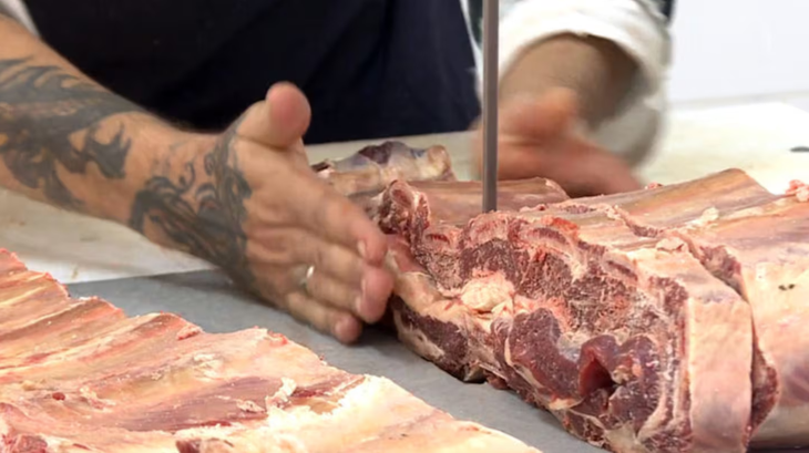 El asado uno de los cortes más preciados por las familias argentinas. La disparidad de precios es muy grande en la región.