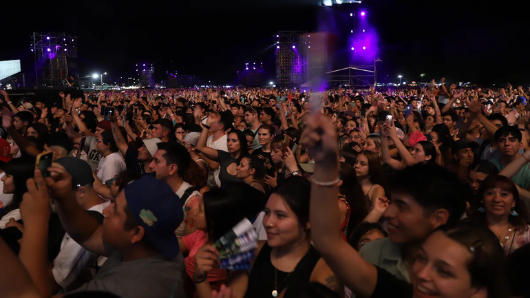 ¿Estuviste en la última noche de la Fiesta de la Confluencia? ¡Buscate en las fotos de LMNeuquén!