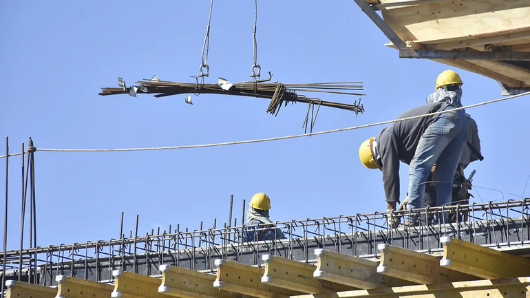 La construcción es una de las actividades que empuja al empleo privado.