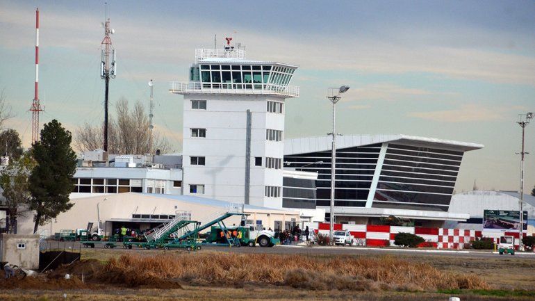 Una muerte súbita dejó en jaque al sistema de emergencias del aeropuerto