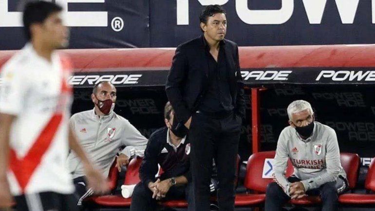 Para la definición: Boca no arriesga  y River, a medias