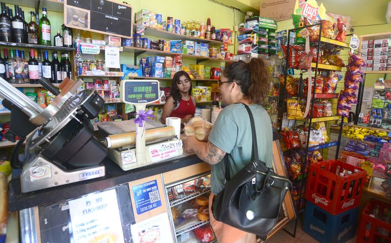 Inflación sin fin: broncas cruzadas en los almacenes por los aumentos permanentes