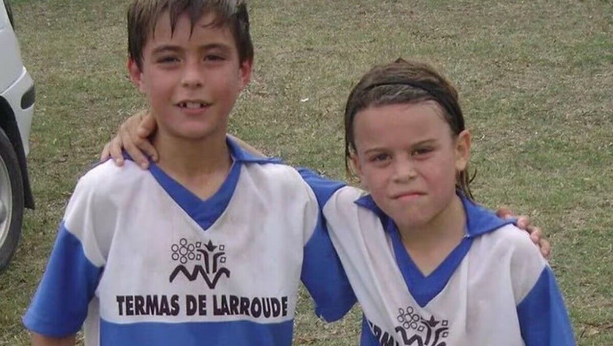 Aarón Anselmino en el Larroudé Foot Ball Club. Boca lo descubrió en La Pampa cuando tenía solo 8 años.