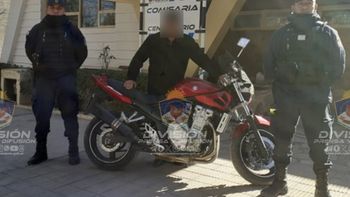 La moto robada al vecino de Centenario ya fue restituida. La moto robada al vecino de Centenario ya fue restituida.