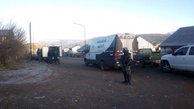 Lo detuvieron con las zapatillas que le robó a un joven