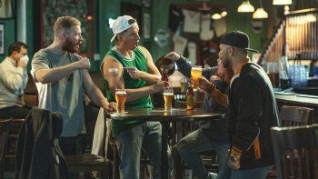 ee.uu: cervezas y pochoclos para que la gente se vacune ee.uu: cervezas y pochoclos para que la gente se vacune