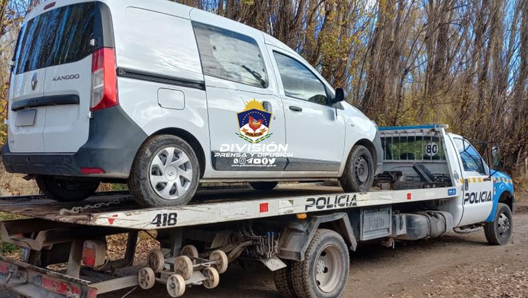 Detuvieron a dos robarruedas a bordo de una Kangoo robada