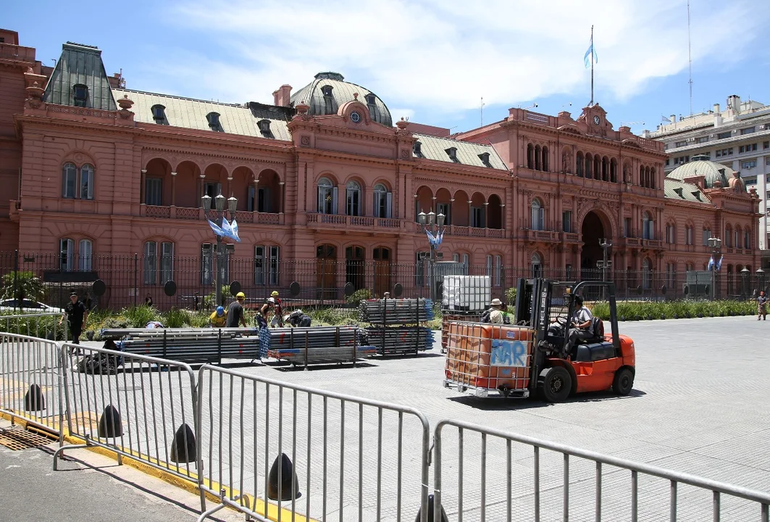 Preparativos en la Casa Rosada por la asunción de Javier Milei. Preparativos en la Casa Rosada por la asunción de Javier Milei.